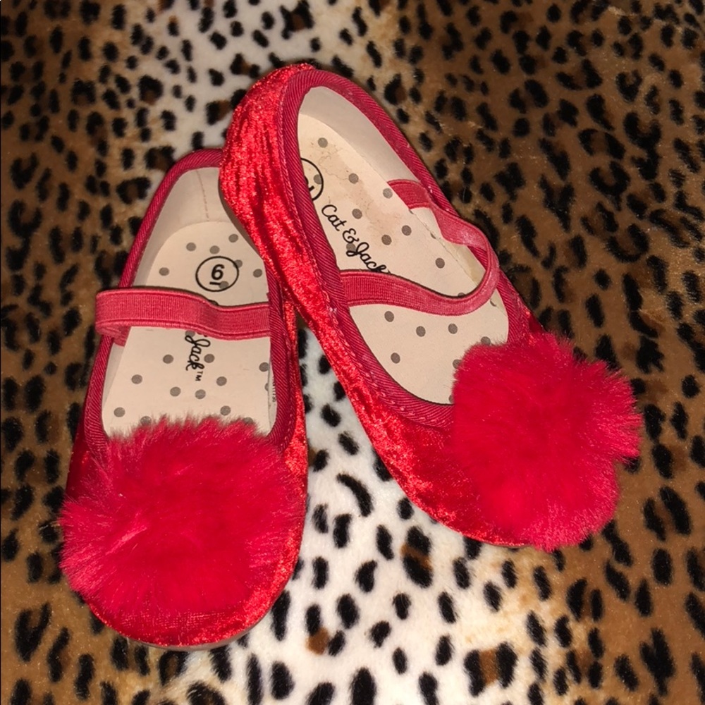 Velvet furry fur Pom Pom flats sz 6 red cat & jack
